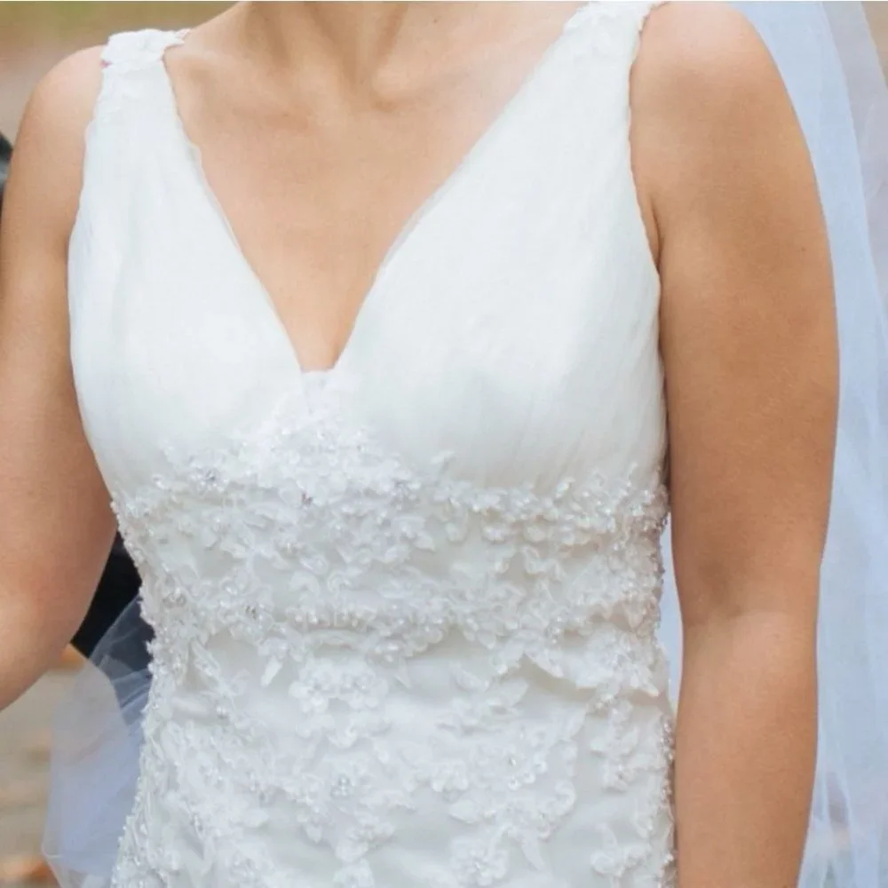 LACE beaded ivory wedding dress gown train  4 - Picture 2 of 4